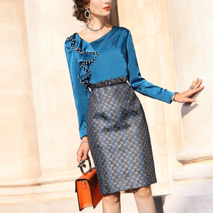 パーティードレス ビジュー装飾サテンブラウスとラメタイトスカートのセットアップ