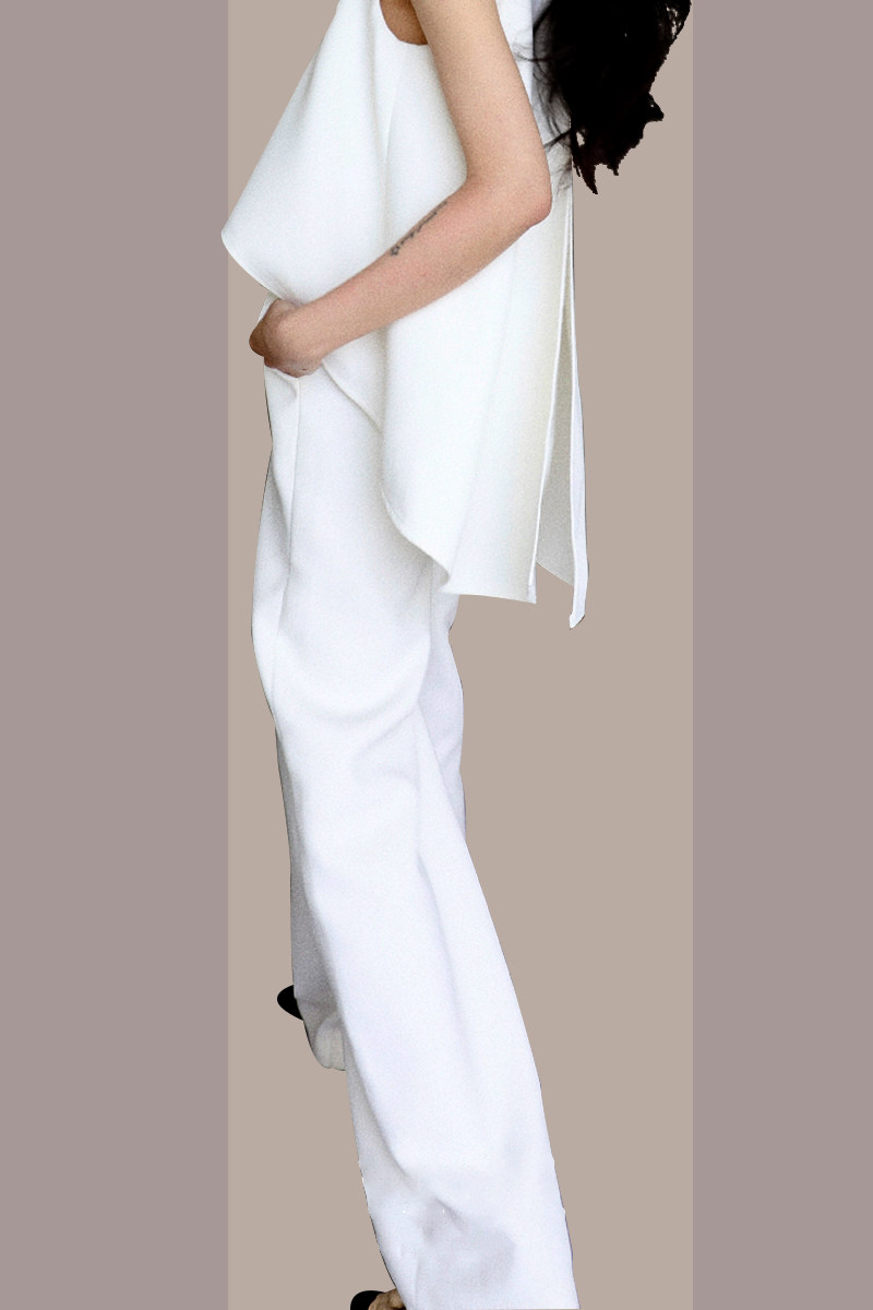 パーティードレス ホルターネックトップスとワイドパンツのセットアップ