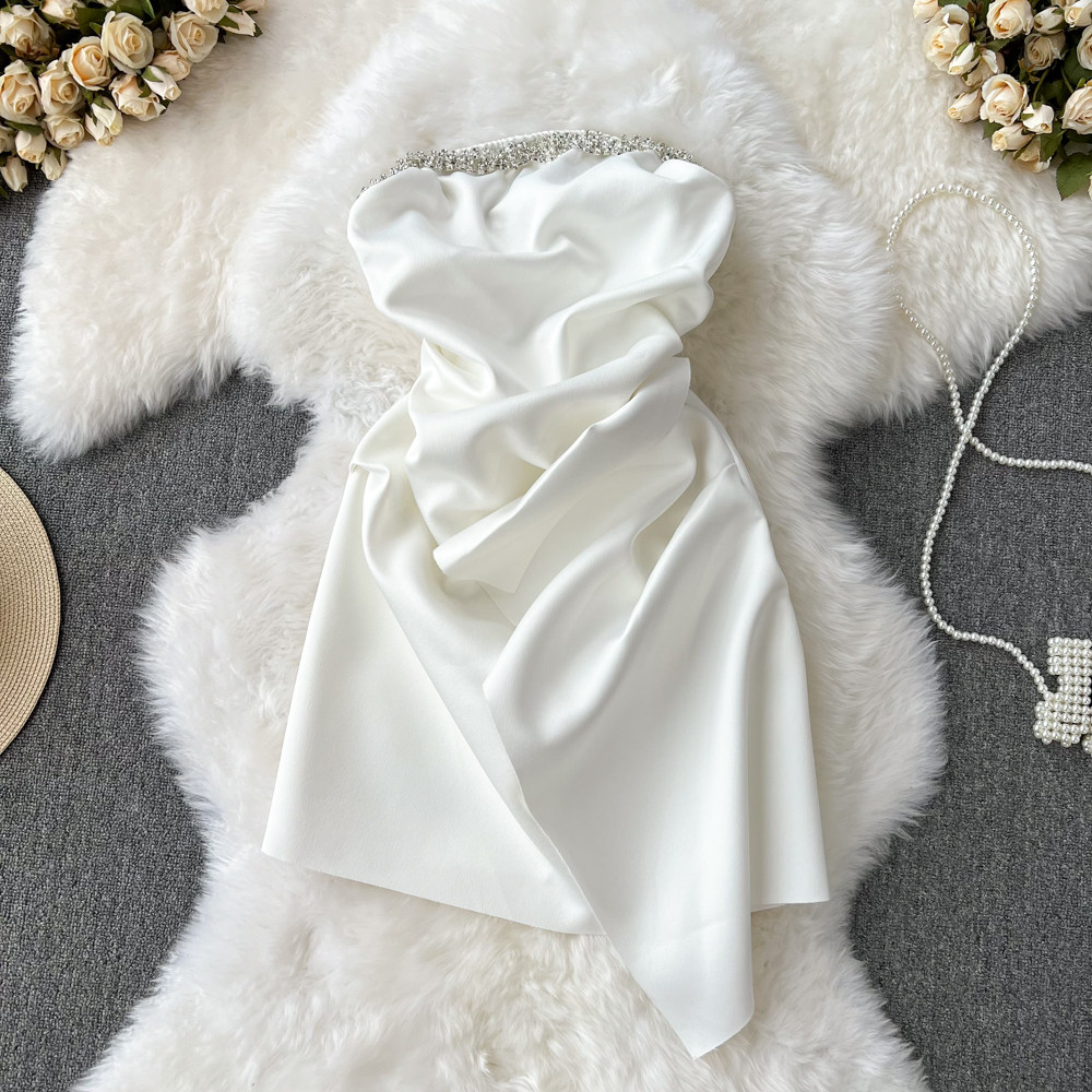 パーティードレス ビジュー装飾ベアトップアシンメトリーミニ丈ワンピース