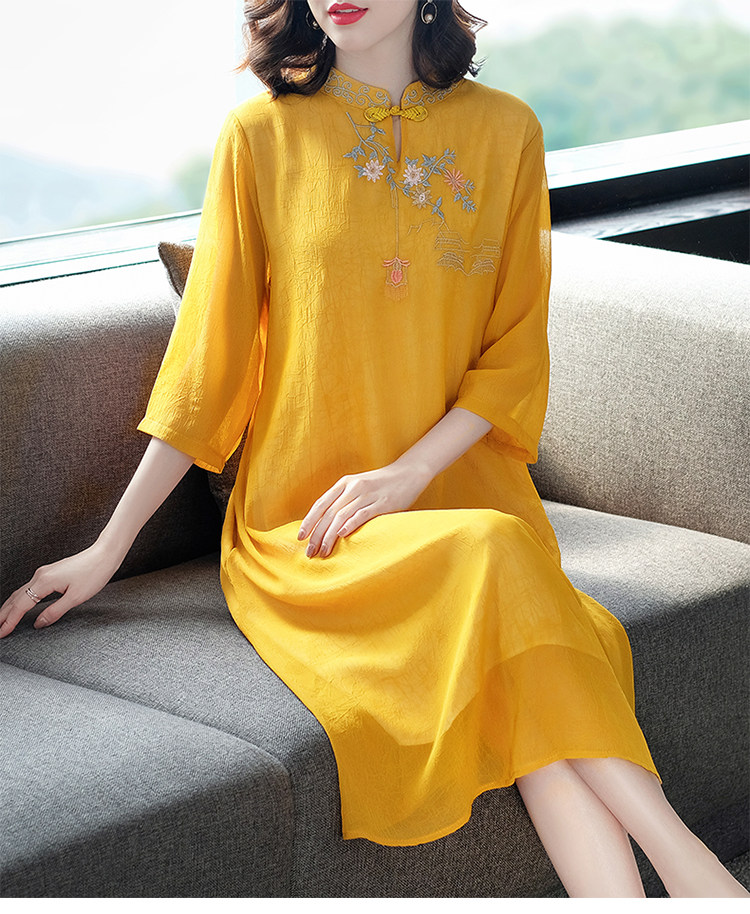 パーティードレス チャイナ風刺繍入りスタンドカラーワンピース