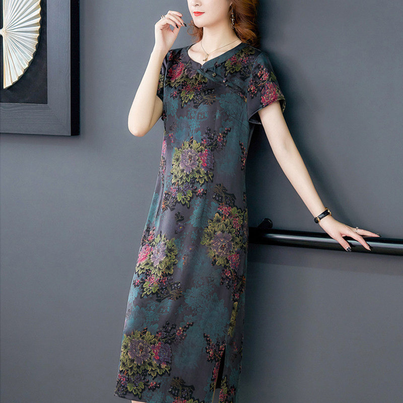 パーティードレス 花柄刺繍が華やぐ半袖ミディ丈ワンピース