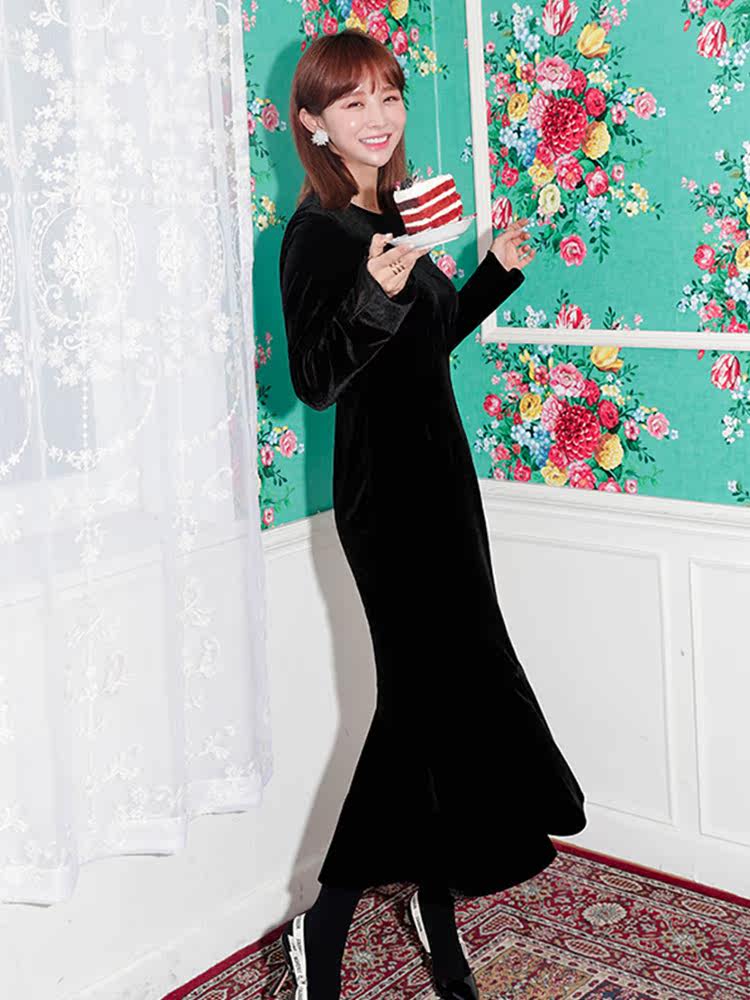 パーティードレス 上品ベロア素材の長袖マーメイドラインワンピース