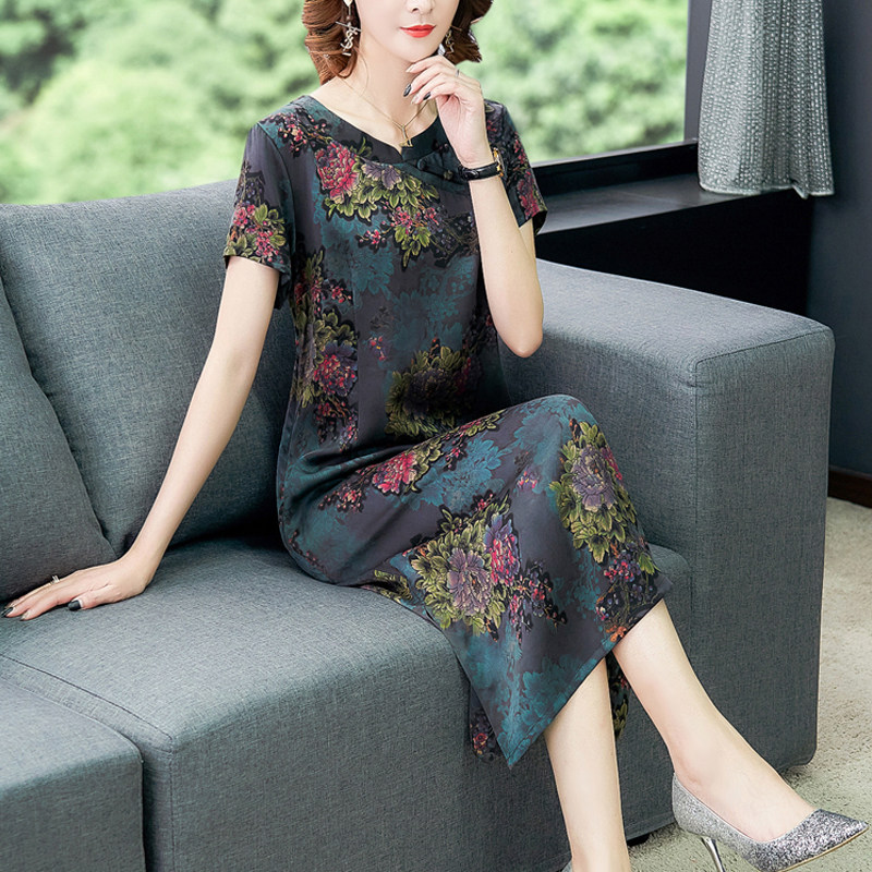 パーティードレス 花柄刺繍が華やぐ半袖ミディ丈ワンピース