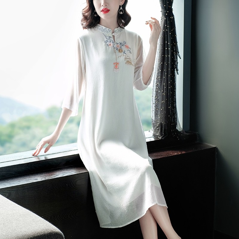 パーティードレス チャイナ風刺繍入りスタンドカラーワンピース