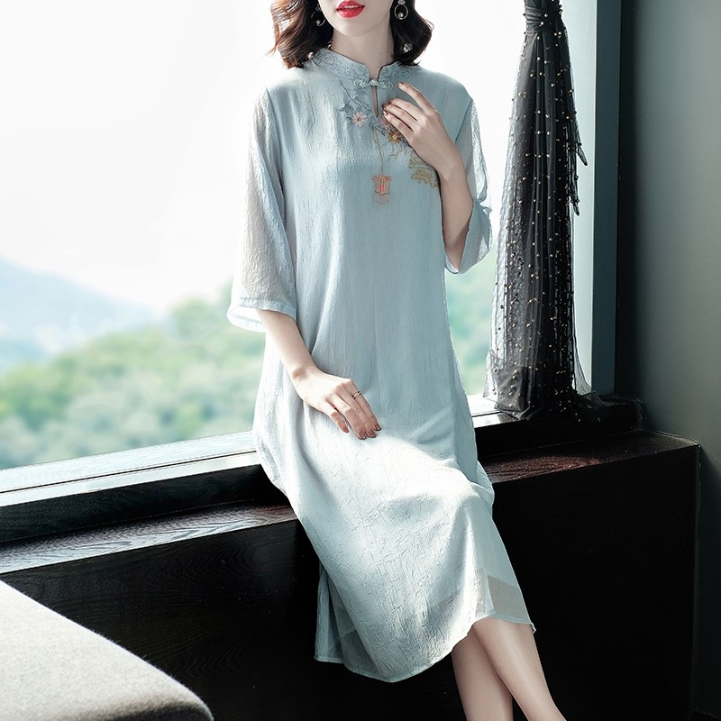 パーティードレス チャイナ風刺繍入りスタンドカラーワンピース