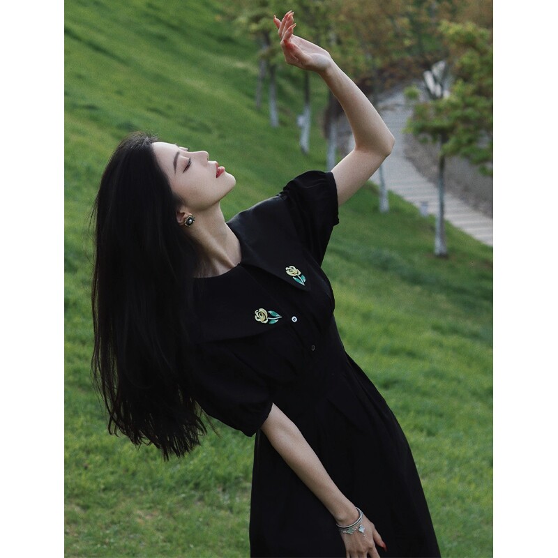 パーティードレス 花刺繍パフスリーブ襟付きフレア丈ワンピース