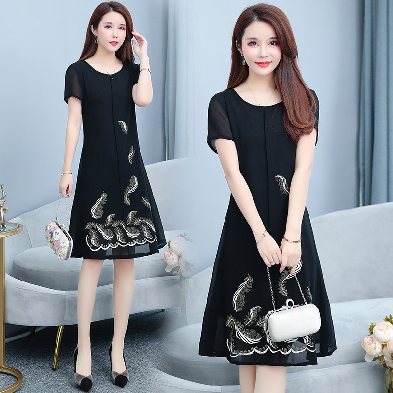 パーティードレス 孔雀刺繍が華やぐ半袖ミディ丈ワンピース