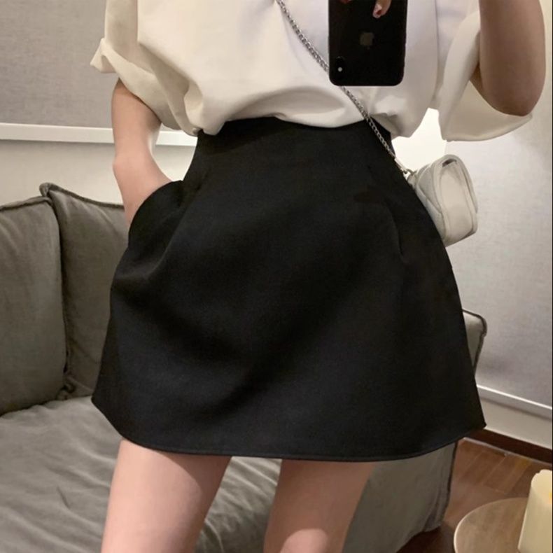 ミニスカート ふんわり広がるベーシックフレア