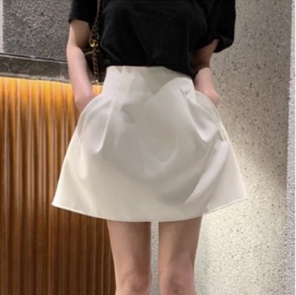 ミニスカート ふんわり広がるベーシックフレア