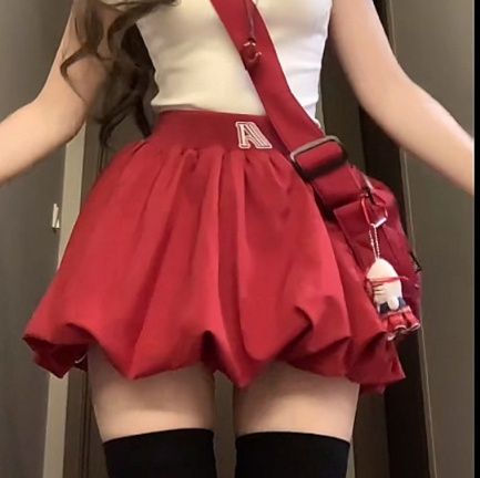 ミニスカート ふんわり膨らむ学園風バルーンスカート