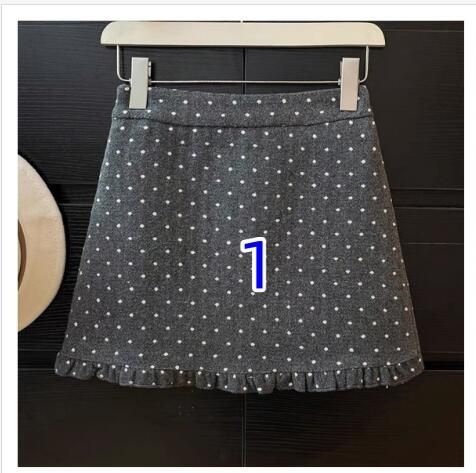 水玉ドット柄フリルミニスカート2色展開