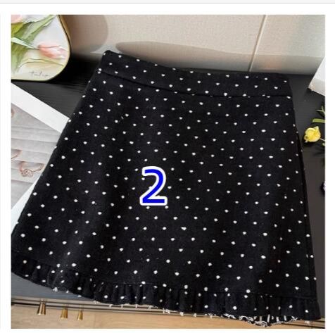 水玉ドット柄フリルミニスカート2色展開