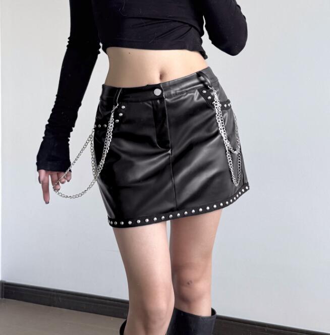黒革調チェーン付きパンク風タイトミニスカート