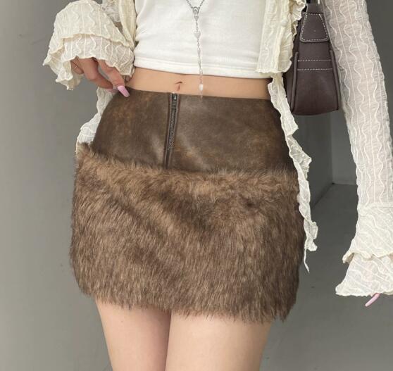 春新作 人造革ファー切替タイトミニスカート