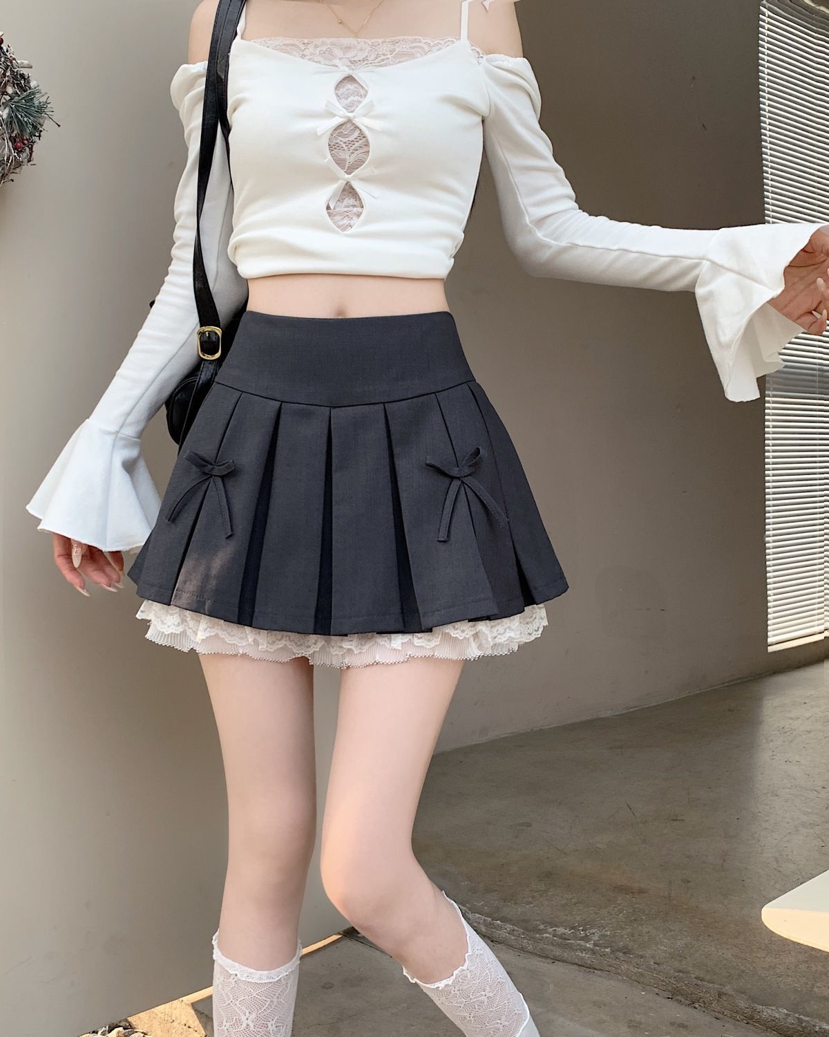 ミニスカート レース裾飾りリボンプリーツミニスカート