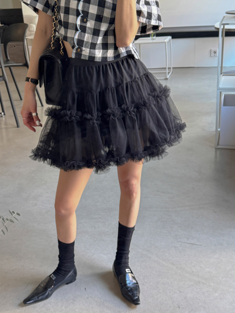 https://fulmo-img-server.com/minisuka-style/a75a266d-6049-4a9e-aae1-65caf9942b9a.jpg