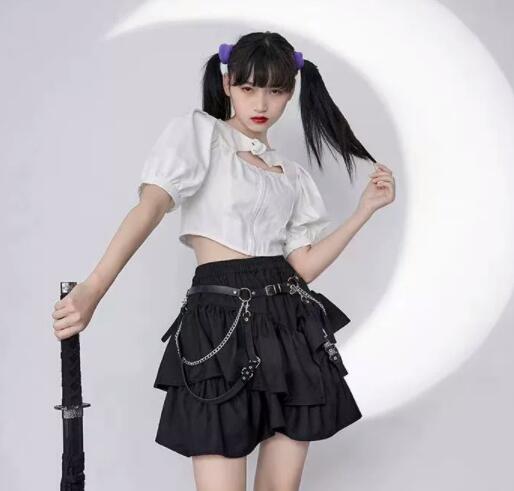 ハイウエスト段フリルミニスカート ベルトチェーン付