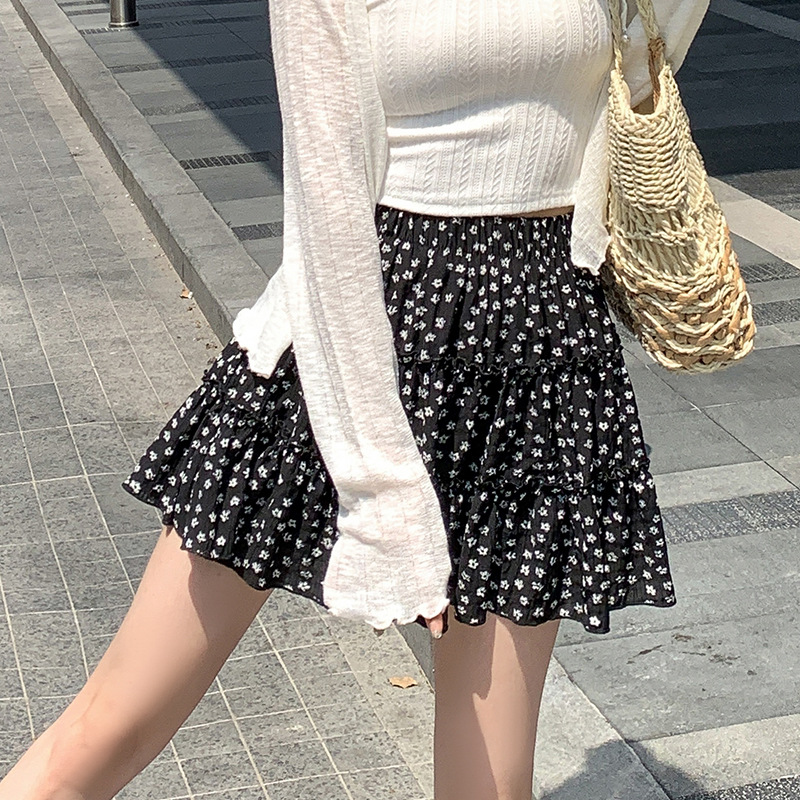 花柄フリルミニスカート