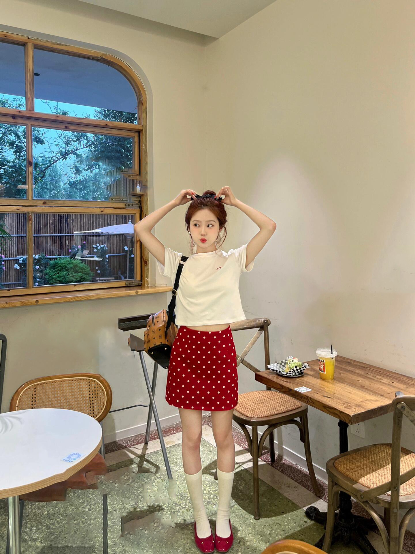 ミニスカート 水玉模様のシンプルミニスカート