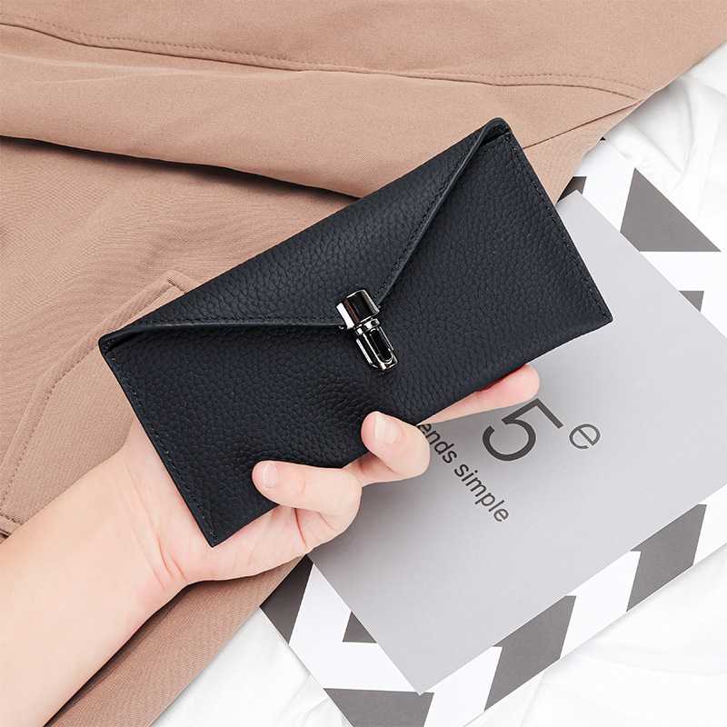 シンプルなデザインのコンパクト財布おすすめ5選