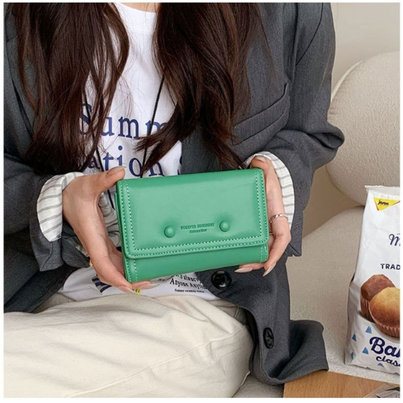 コンパクト 財布 丸ボタン付き三つ折りコンパクト財布