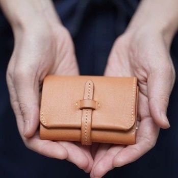 コンパクト 財布 本革ベルト留め三つ折りミニ財布