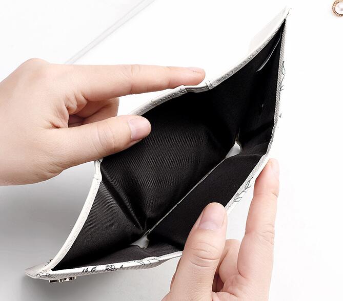 コンパクト 財布 花柄三つ折り おしゃれミニ財布 全4色