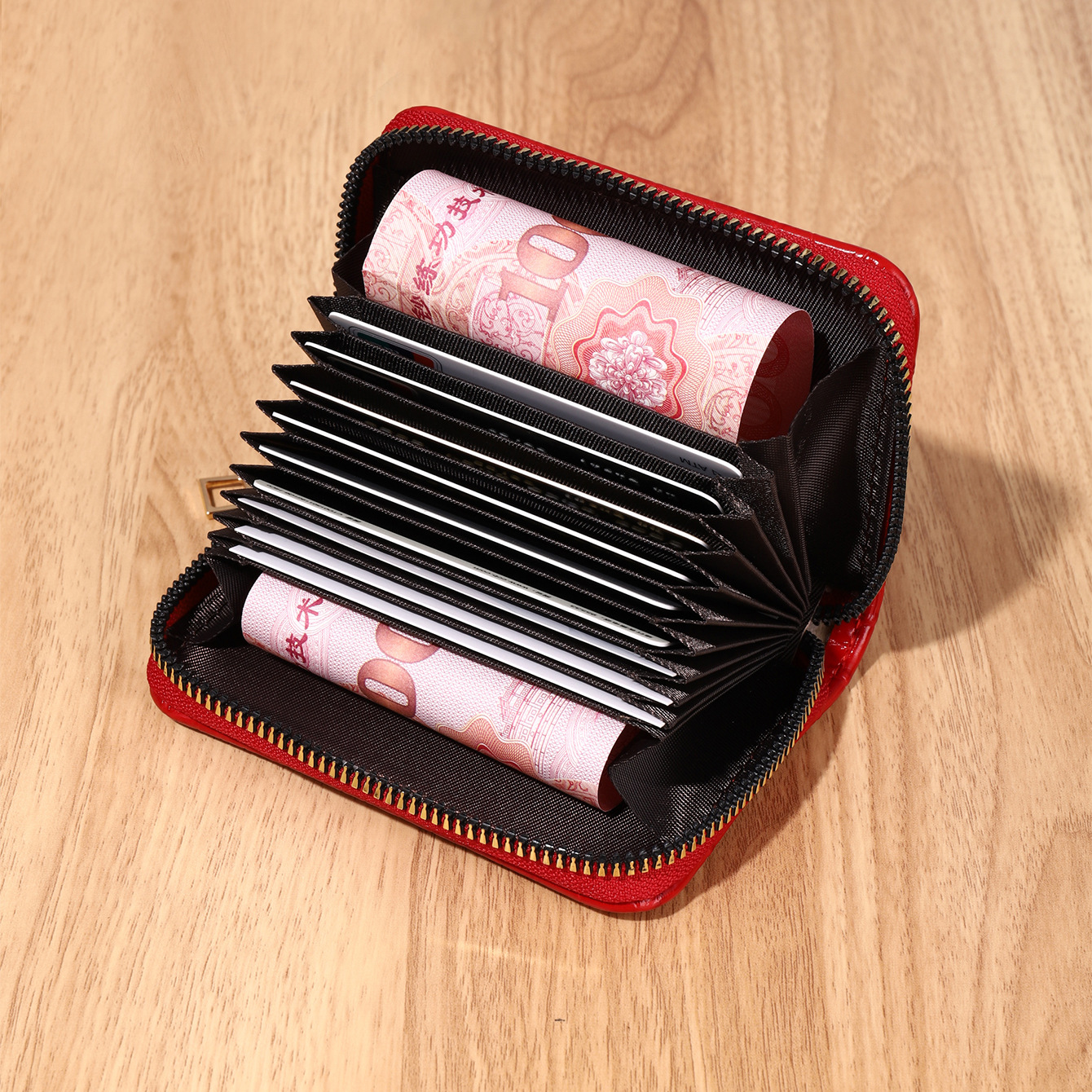 コンパクト 財布 型押し革の上品ミニ財布