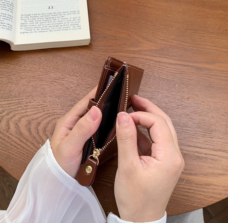 https://fulmo-img-server.com/miniwallet/a894dd0b-604c-42d1-9980-b208b5621e31.jpg