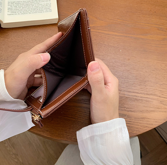 https://fulmo-img-server.com/miniwallet/ad5c82ce-0329-44e8-9dff-33893d65c900.jpg