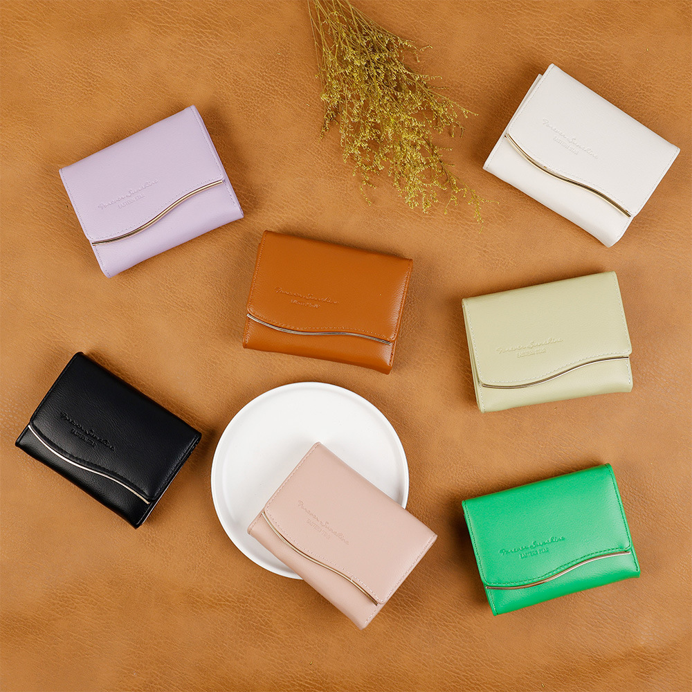  メタルバー付き三つ折りコンパクト財布