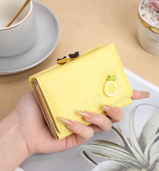 コンパクト 財布 三つ折り 可愛い果物柄 カード収納 全6色