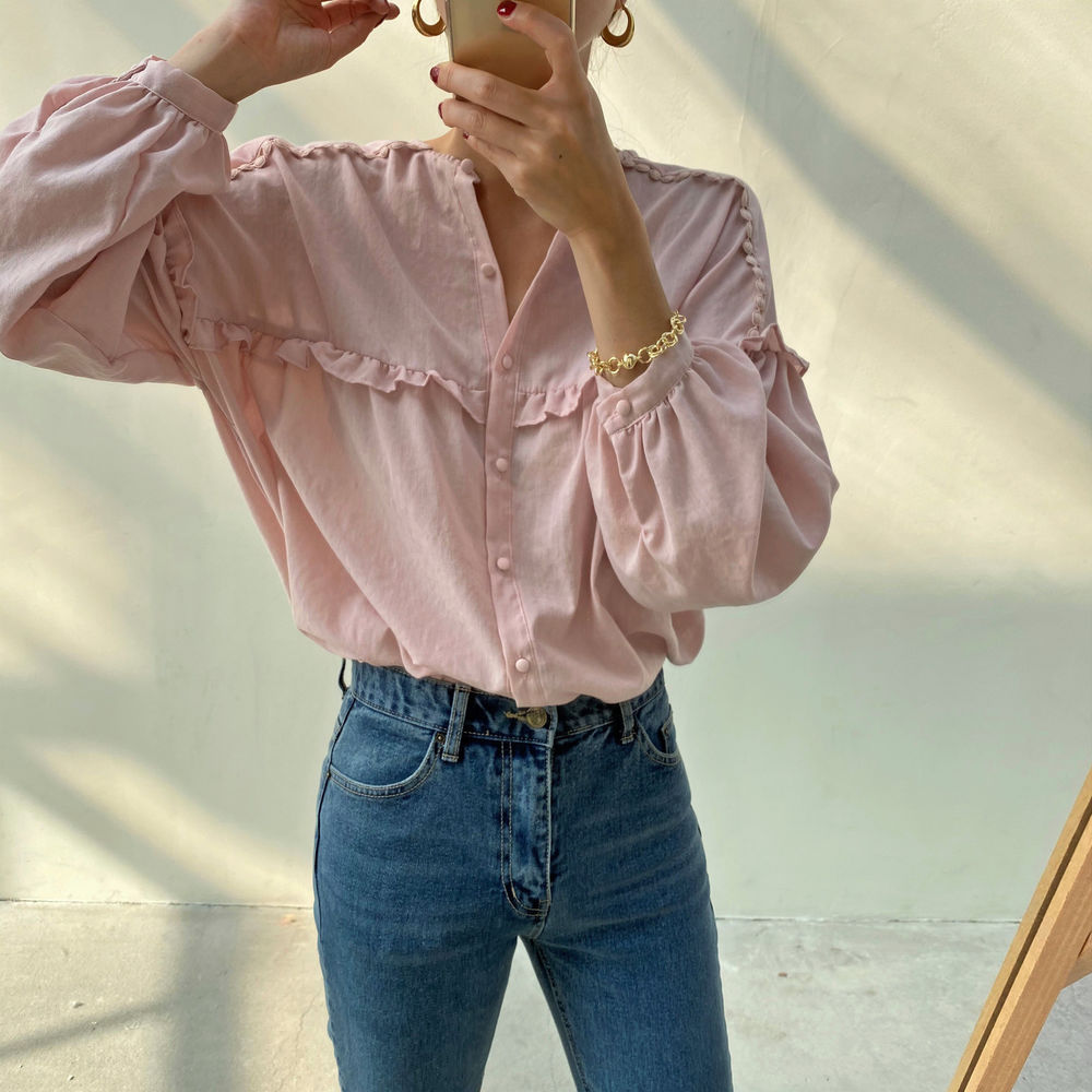 フレンチガーリー 春の刺繍フリルブラウス 袖ボリューム長袖シャツ