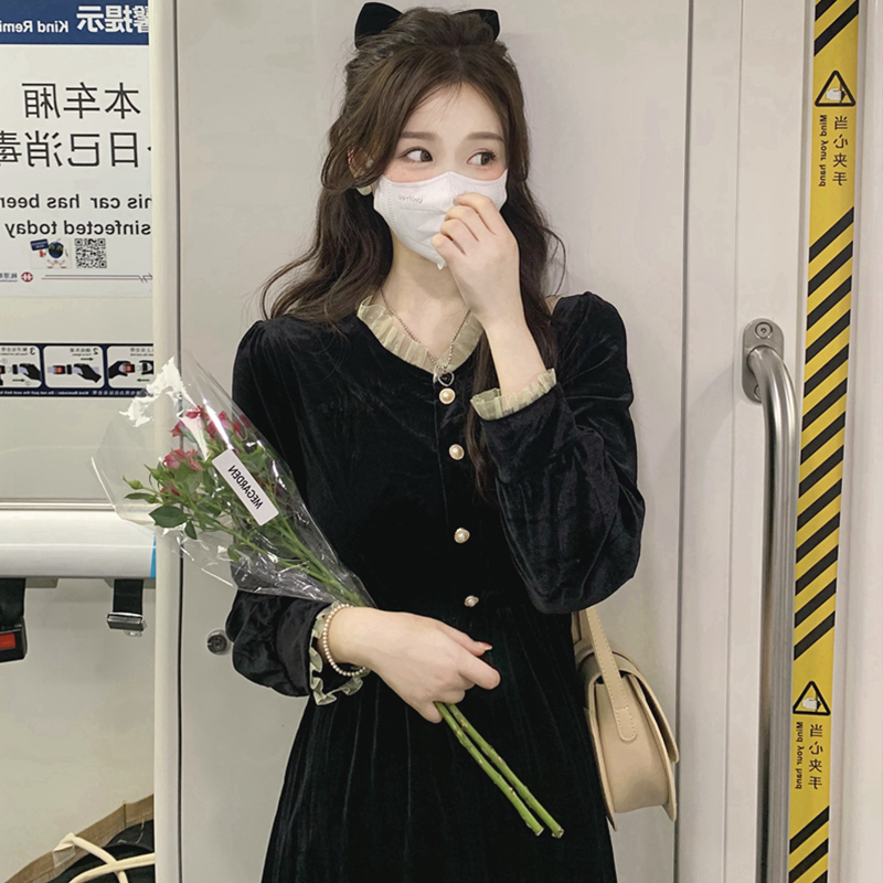フレンチガーリー　　Vネックロングワンピース