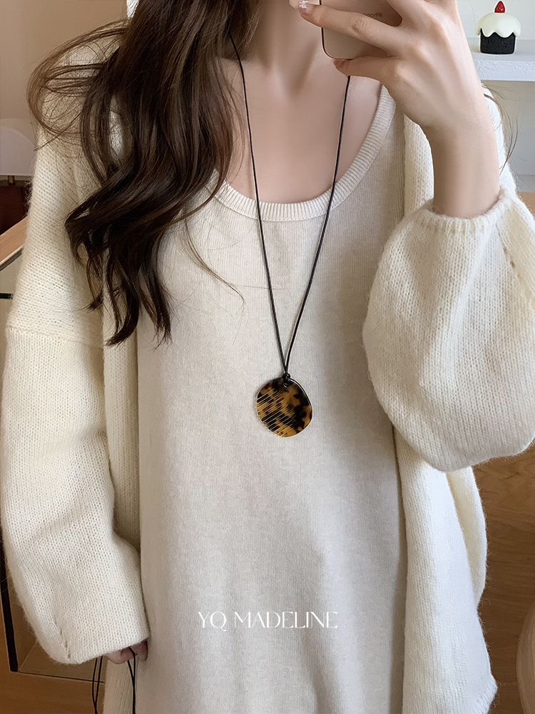 パール付き櫛型ネックレス 上品デザイン