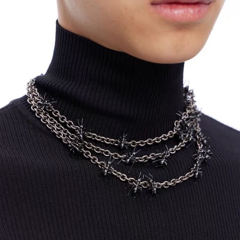 シルバー蜘蛛モチーフ三連チェーンネックレス