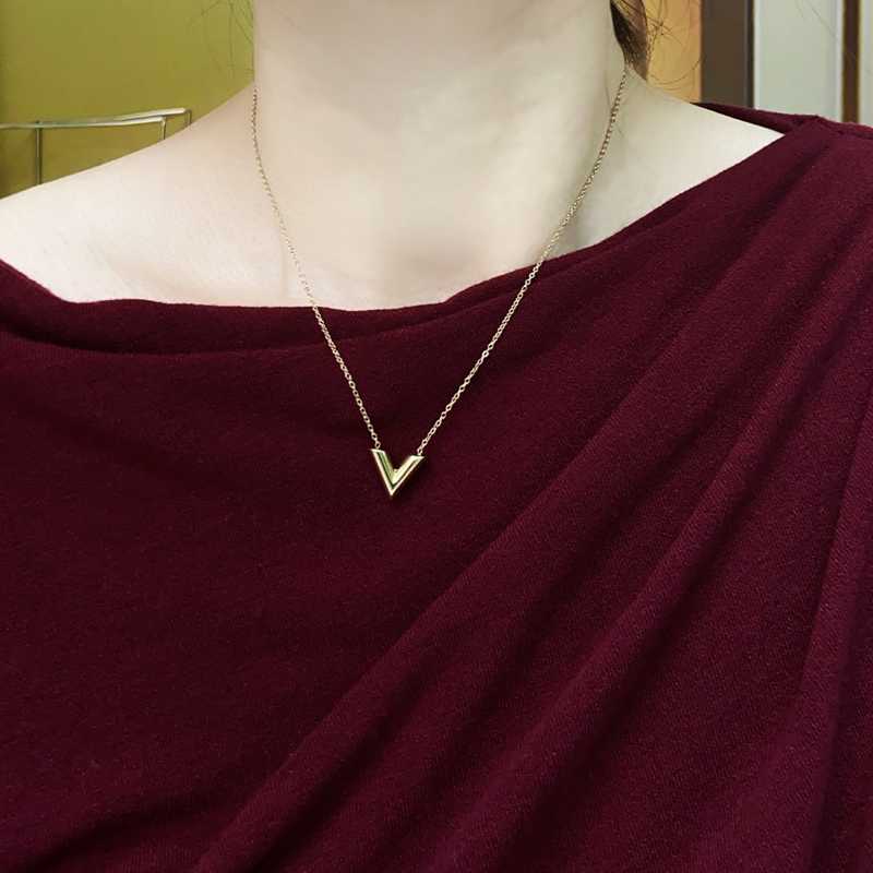 ゴールドネックレス女性の魅力を引き出す！特別な日にもおすすめの5選