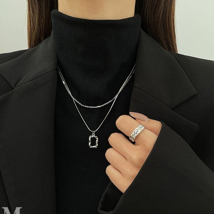 二連チェーン長方形モチーフペンダントネックレス