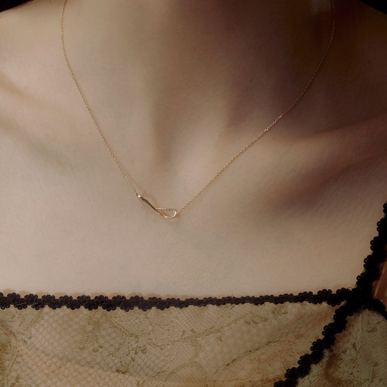 ∞ 無限の輝き ストーン付ネックレス