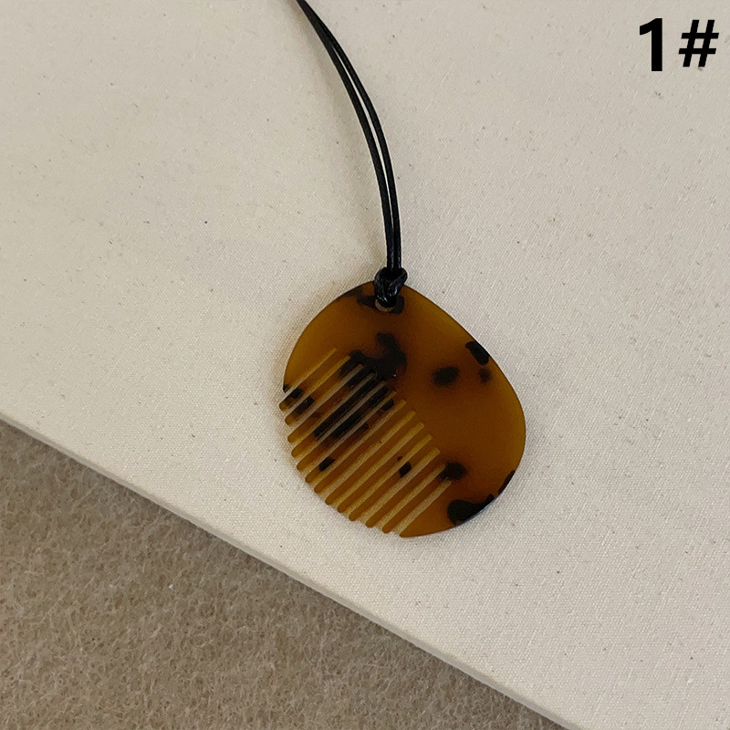 パール付き櫛型ネックレス 上品デザイン