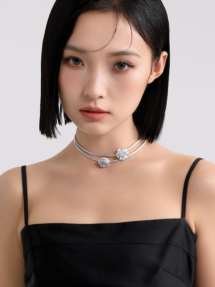 二重薔薇モチーフチョーカー風ネックレス
