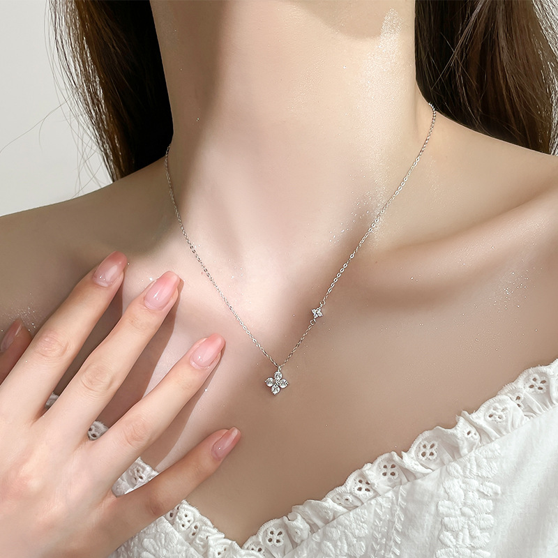 ネックレスレディース シルバーネックレス 四つ葉 クローバー かわいい 金属アレルギー対応
