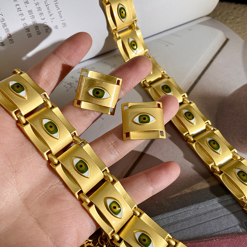 ゴールド目玉デザインネックレス