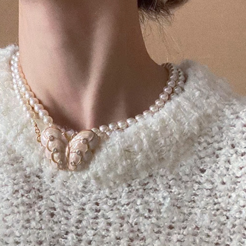 パール蝶々ペンダントネックレス チェーン付き