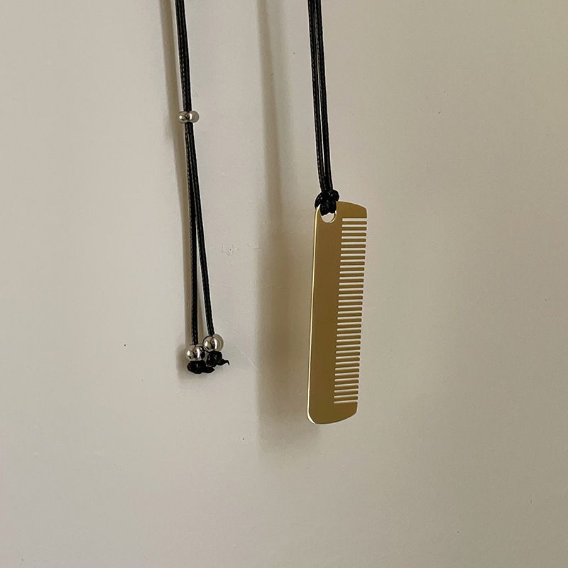 櫛モチーフ シルバー ネックレス 上品 大人可愛い コーム