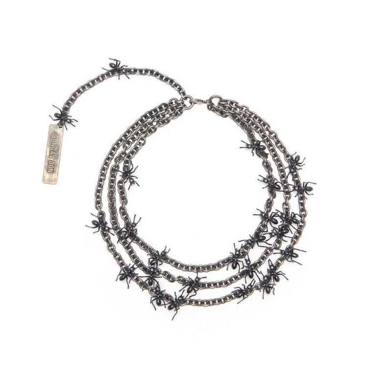 シルバー蜘蛛モチーフ三連チェーンネックレス