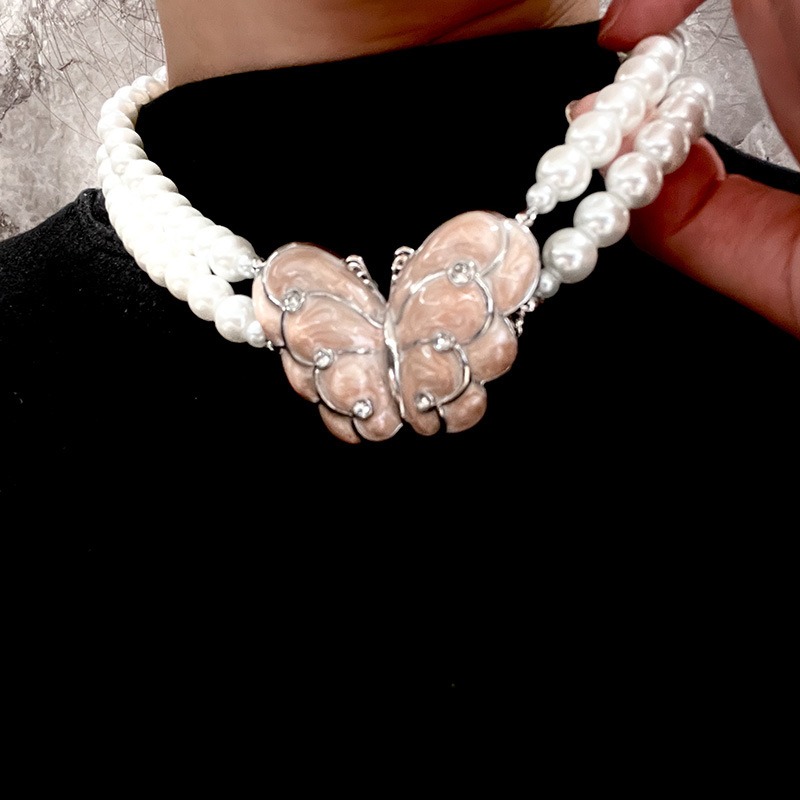 パール蝶々ペンダントネックレス チェーン付き