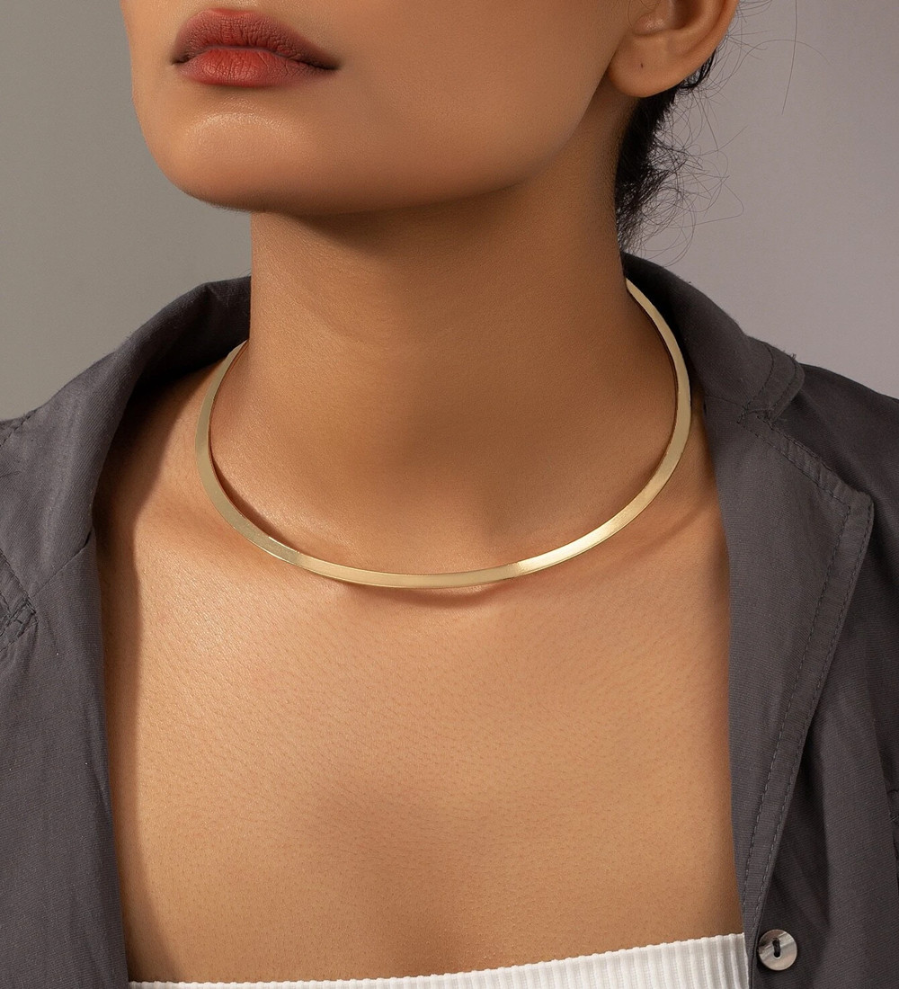 シンプルフラットバーチョーカー