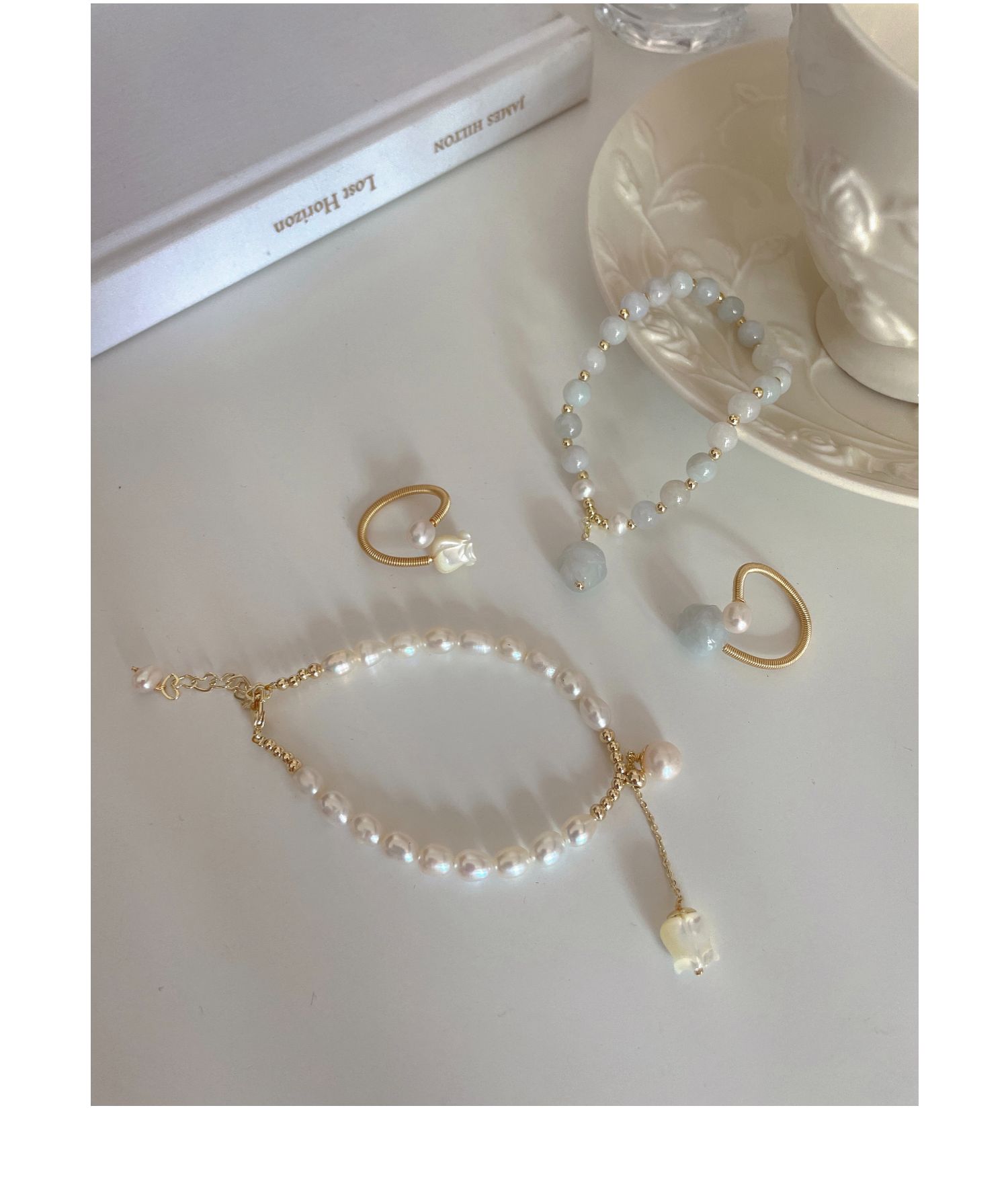 パールチャーム付きネックレス