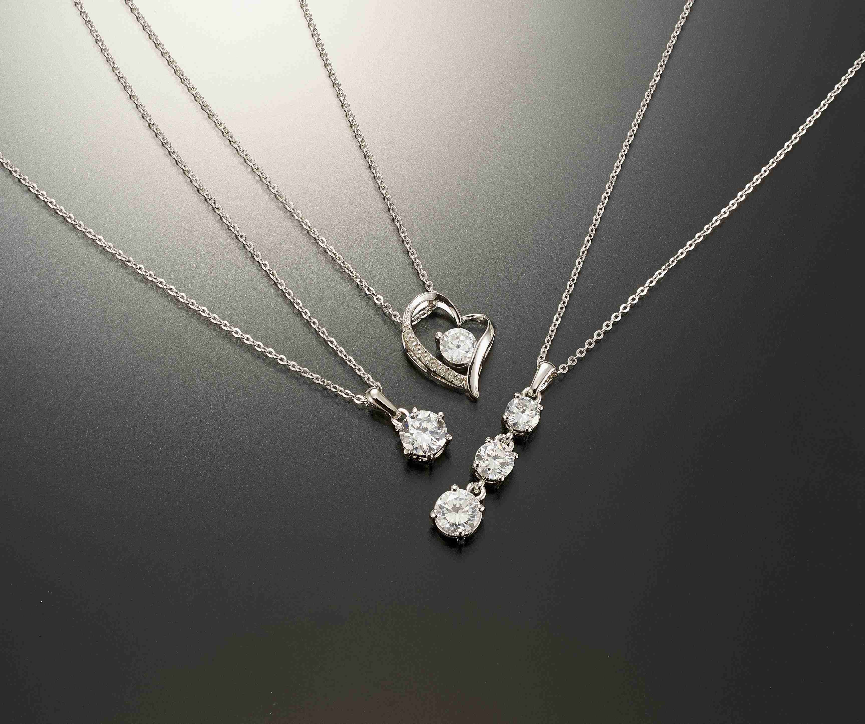 シルバー煌きジルコニア磁気ネックレス3本組